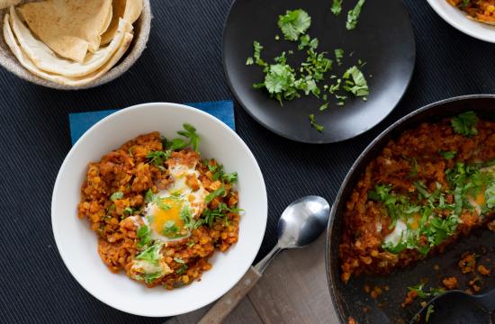 Vöröslencse shakshuka