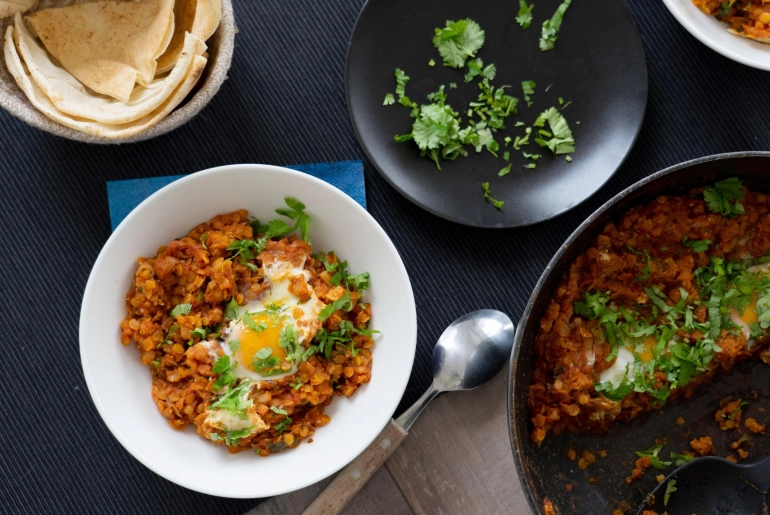 Vöröslencse shakshuka