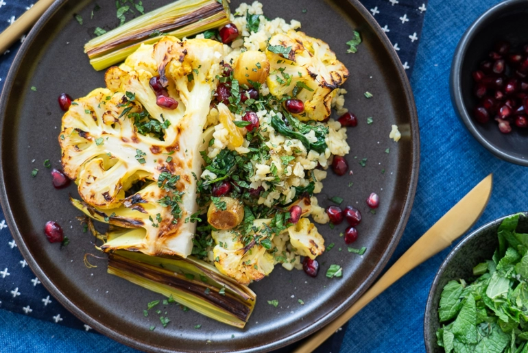 Sült karfiol bulgurral és gránátalmával