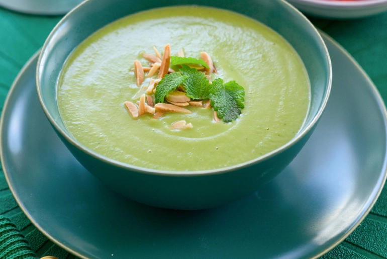 Mentás borsókrémleves