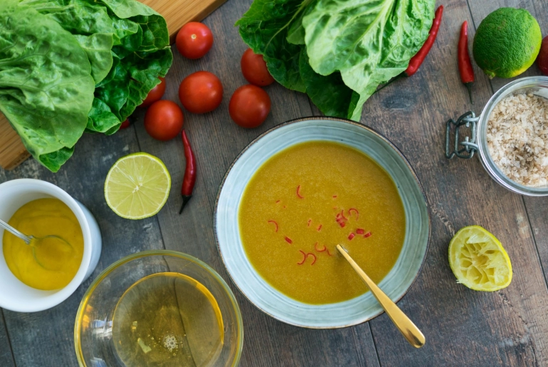 Pikáns mézes-mustáros öntet