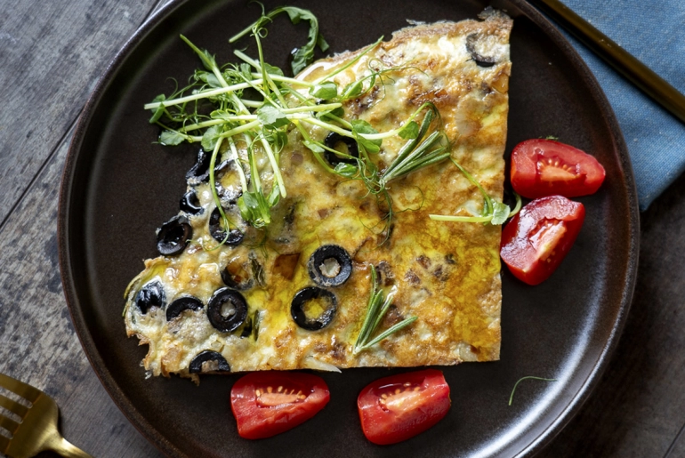 Olivás-rozmaringos frittata 