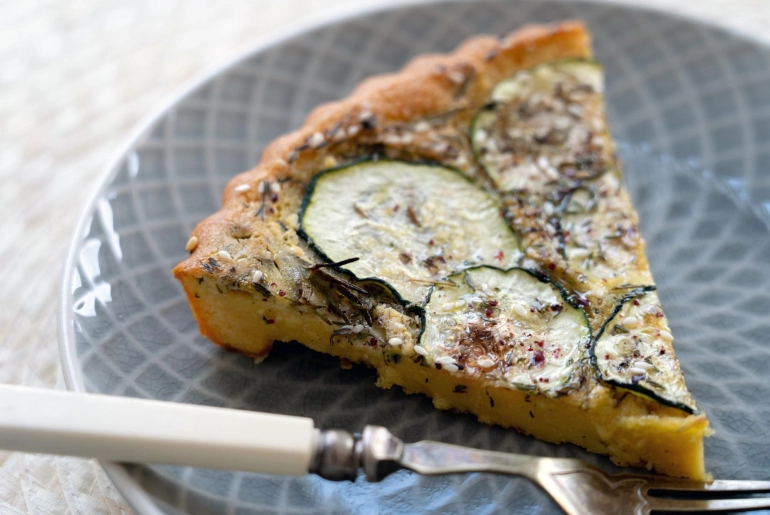 Cukkinis-rozmaringos farinata