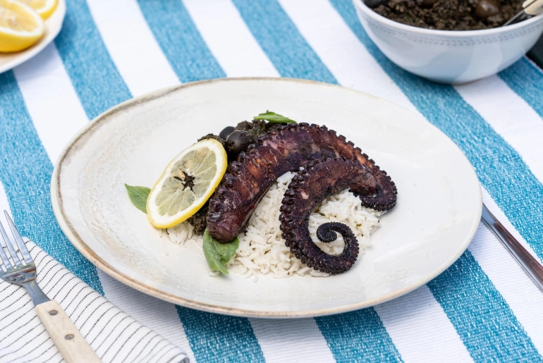 Grillezett polip olajbogyó tapenáddal