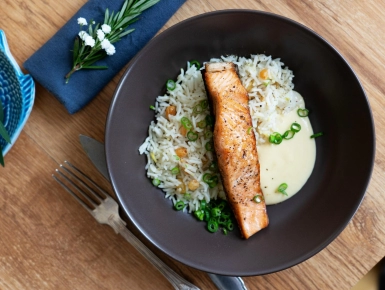 Lazac mazsolás rizzsel és citromszósszal