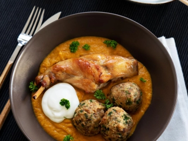 Nyúlvadas teljes kiőrlésű zsemlegombóccal