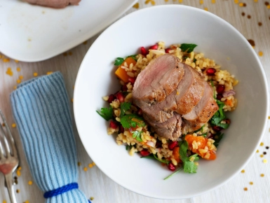 Gránátalmás bulgursaláta sertésszűzzel