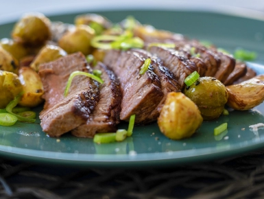 Steak, balzsamecetes sült kelbimbóval