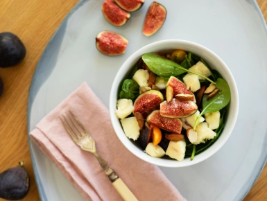 Friss sajtos - fügés spenótsaláta