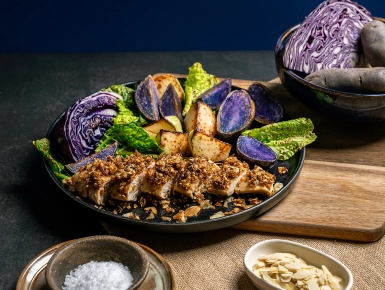 Csirkemell pirított mandulával és sült zöldségekkel