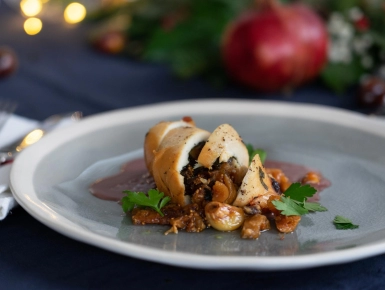 Fügével és manchego sajttal töltött csirkemell portói mártással